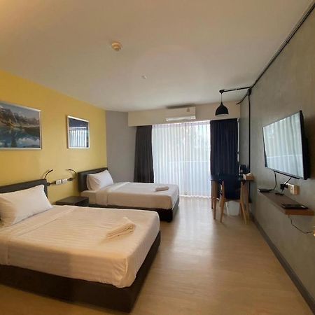 Dluxx Thammasat Hotel Pathum Thani Buitenkant foto