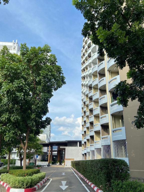 Dluxx Thammasat Hotel Pathum Thani Buitenkant foto