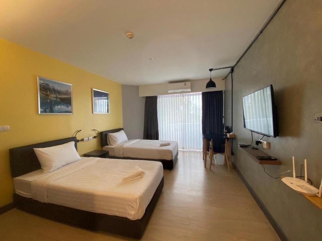 Dluxx Thammasat Hotel Pathum Thani Buitenkant foto