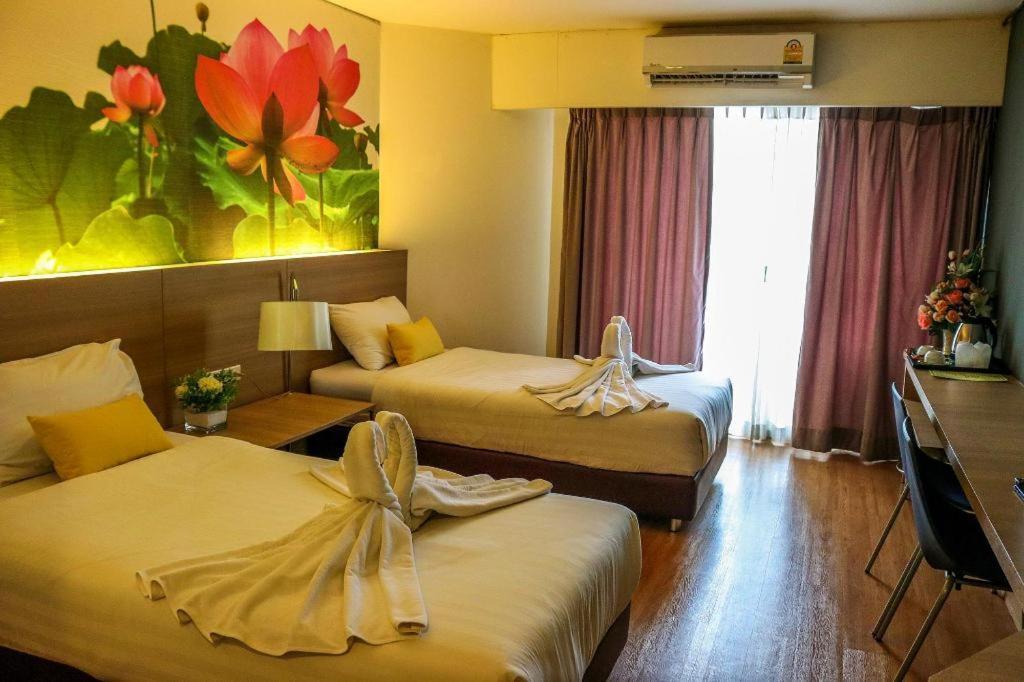 Dluxx Thammasat Hotel Pathum Thani Buitenkant foto
