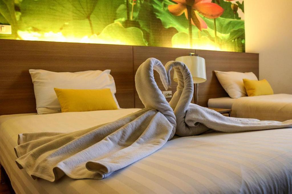 Dluxx Thammasat Hotel Pathum Thani Buitenkant foto