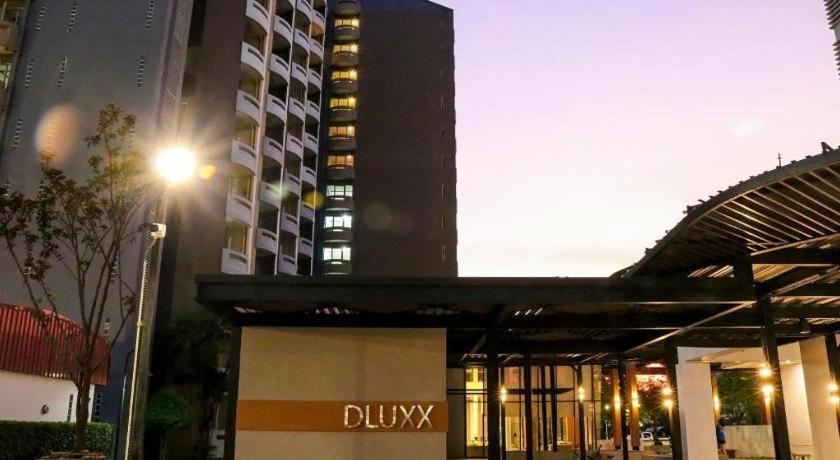 Dluxx Thammasat Hotel Pathum Thani Buitenkant foto